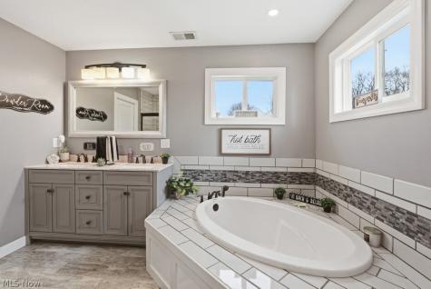 747 Killian Road Coventry OH 44319