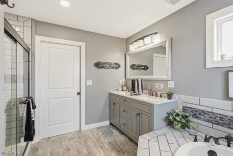 747 Killian Road Coventry OH 44319
