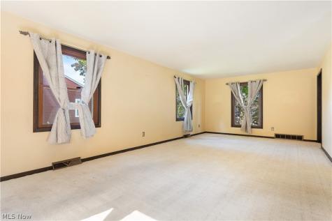 5740 Lake Cable Avenue NW Canton OH 44718