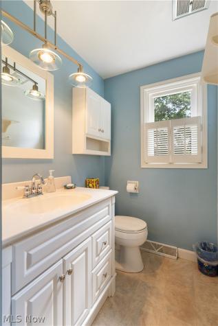 5740 Lake Cable Avenue NW Canton OH 44718