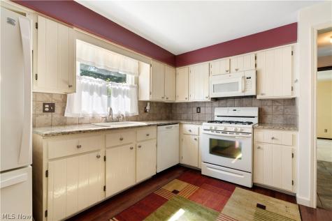 5740 Lake Cable Avenue NW Canton OH 44718