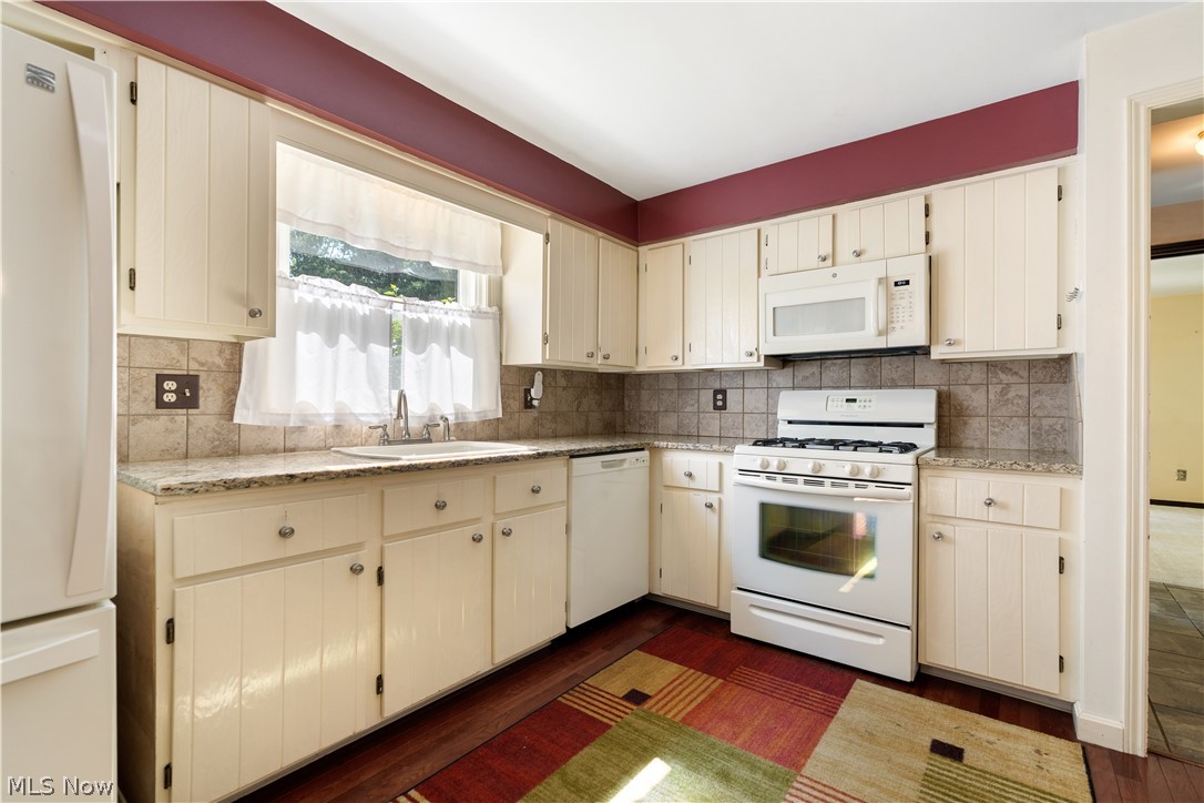 5740 Lake Cable Avenue NW Canton OH 44718