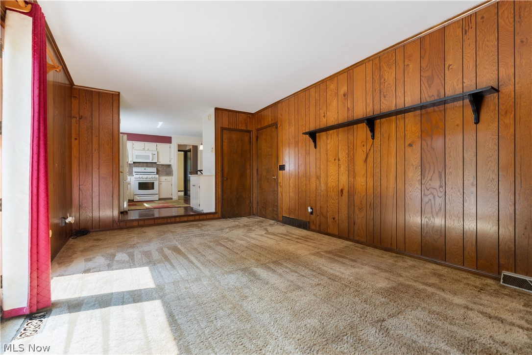 5740 Lake Cable Avenue NW Canton OH 44718