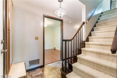 5740 Lake Cable Avenue NW Canton OH 44718