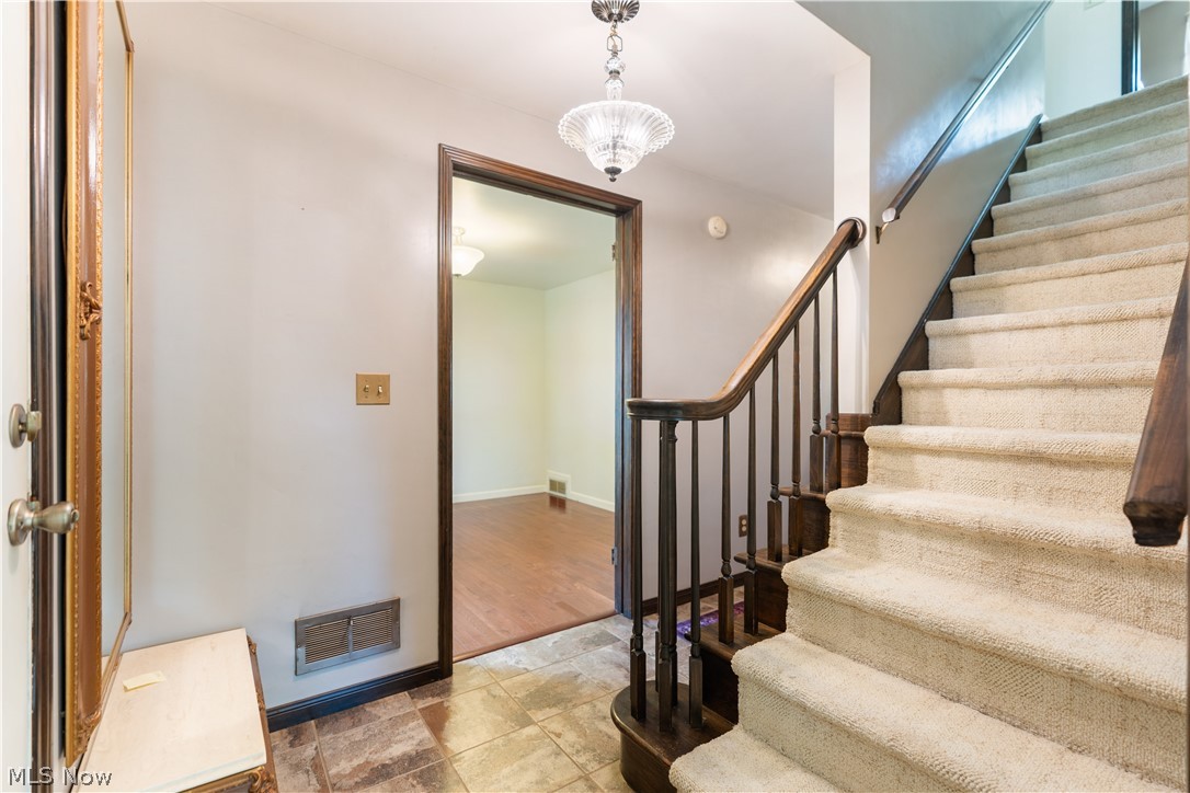 5740 Lake Cable Avenue NW Canton OH 44718