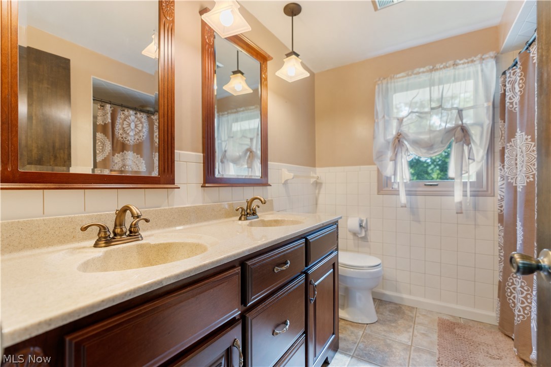 5740 Lake Cable Avenue NW Canton OH 44718