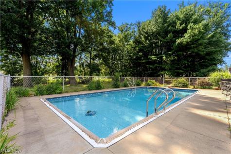 5740 Lake Cable Avenue NW Canton OH 44718