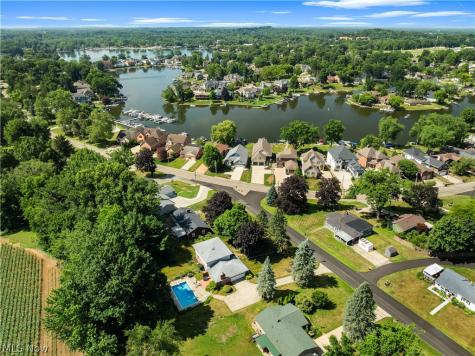 5740 Lake Cable Avenue NW Canton OH 44718