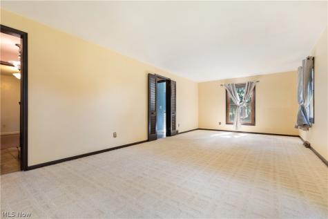 5740 Lake Cable Avenue NW Canton OH 44718