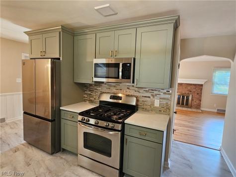 2819 Outlook Drive Silver Lake OH 44224