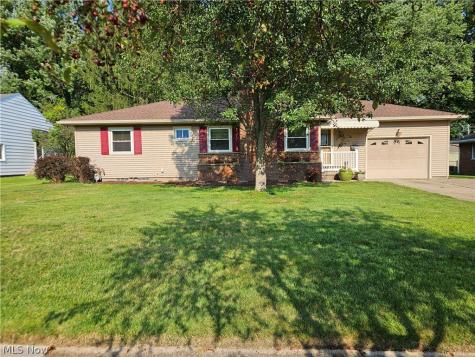 2819 Outlook Drive Silver Lake OH 44224