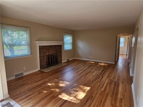 2819 Outlook Drive Silver Lake OH 44224