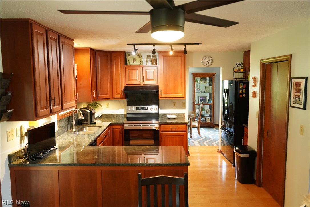 2160 Lake Breeze Road Sheffield Village OH 44054