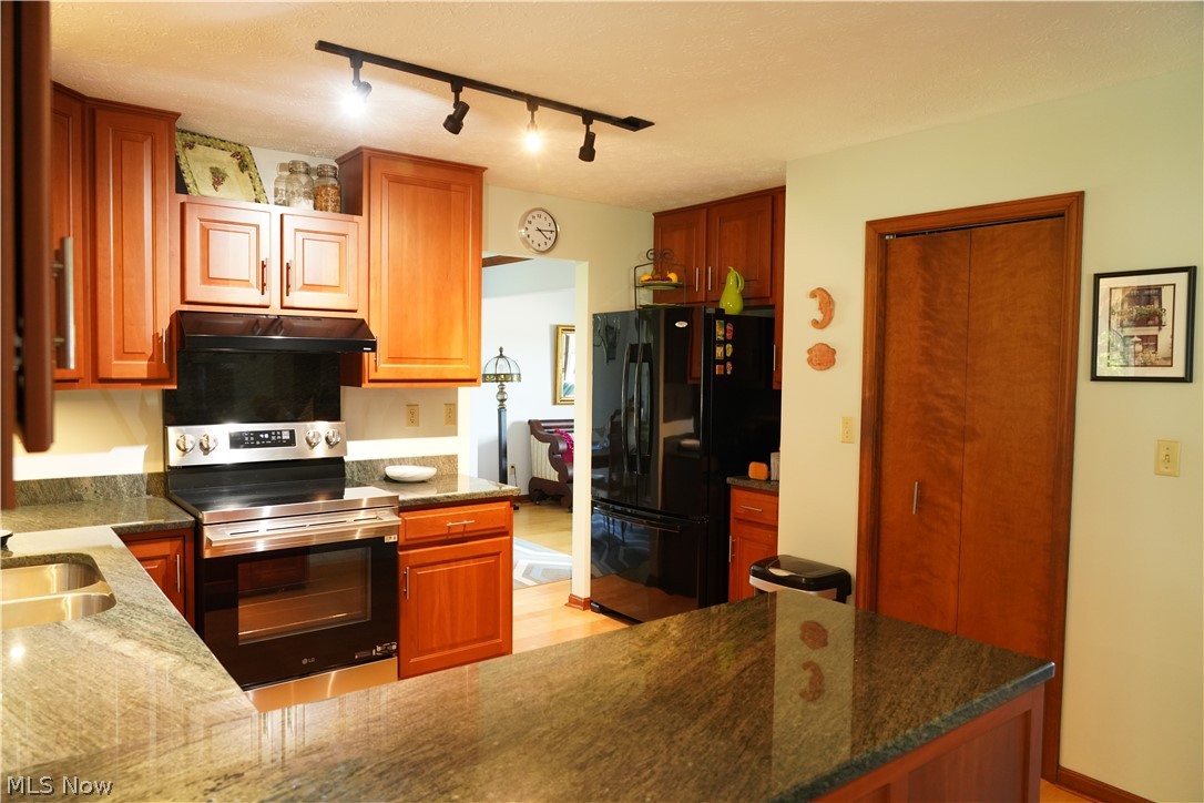2160 Lake Breeze Road Sheffield Village OH 44054
