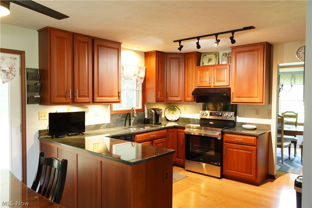 2160 Lake Breeze Road Sheffield Village OH 44054