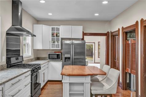 1919 W 45th Street Cleveland OH 44102