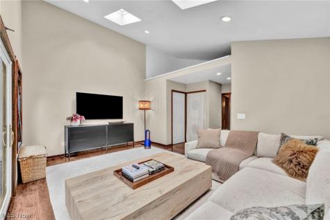 1919 W 45th Street Cleveland OH 44102