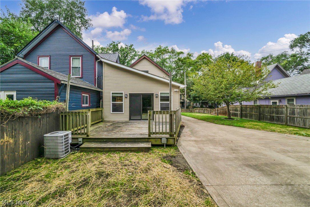 1919 W 45th Street Cleveland OH 44102