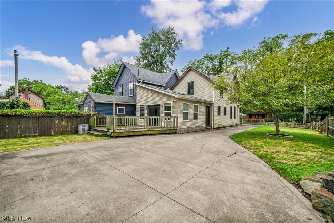 1919 W 45th Street Cleveland OH 44102