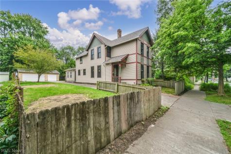 1919 W 45th Street Cleveland OH 44102