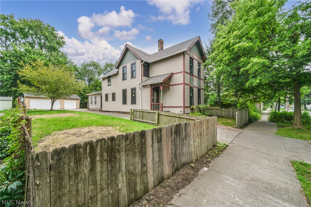 1919 W 45th Street Cleveland OH 44102