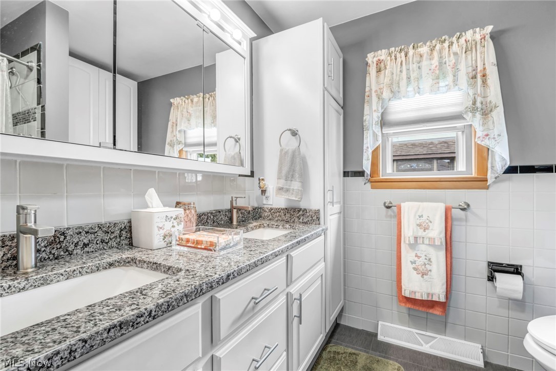 410 S Center Street Newton Falls OH 44444
