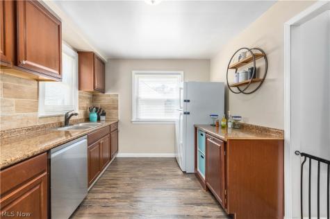 9109 Ansonia Avenue Brooklyn OH 44144