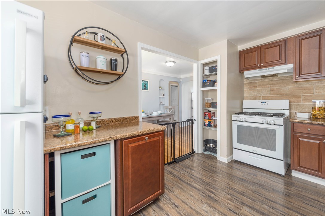 9109 Ansonia Avenue Brooklyn OH 44144
