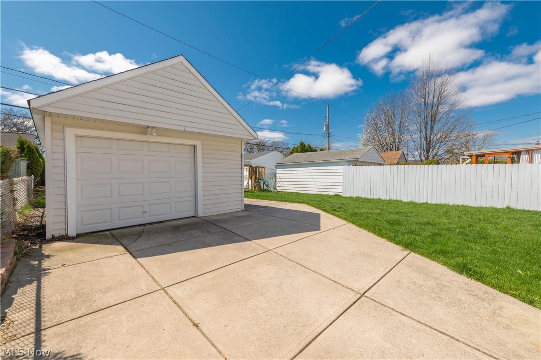 9109 Ansonia Avenue Brooklyn OH 44144