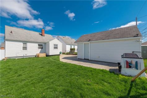 9109 Ansonia Avenue Brooklyn OH 44144