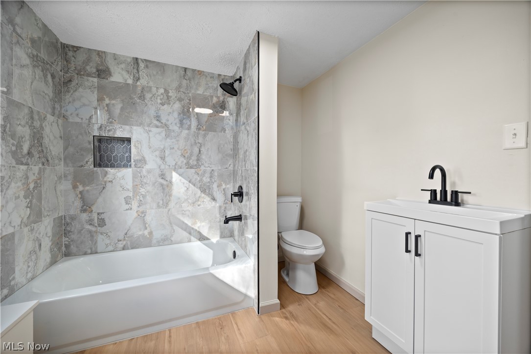 223 Stanford Avenue Elyria OH 44035