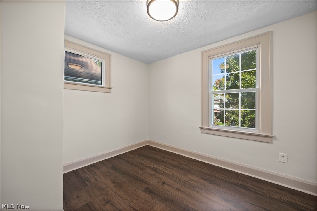 223 Stanford Avenue Elyria OH 44035