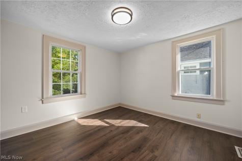 223 Stanford Avenue Elyria OH 44035