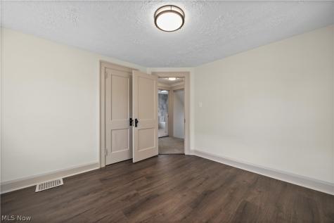 223 Stanford Avenue Elyria OH 44035