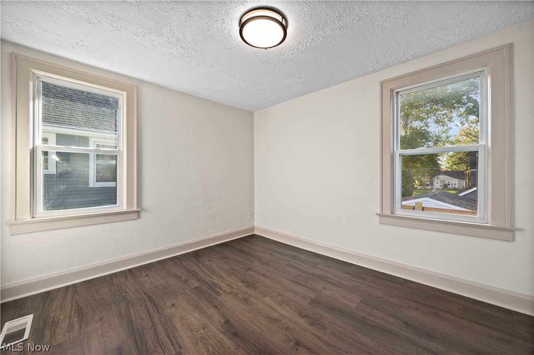 223 Stanford Avenue Elyria OH 44035