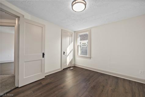 223 Stanford Avenue Elyria OH 44035