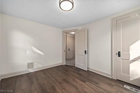 223 Stanford Avenue Elyria OH 44035