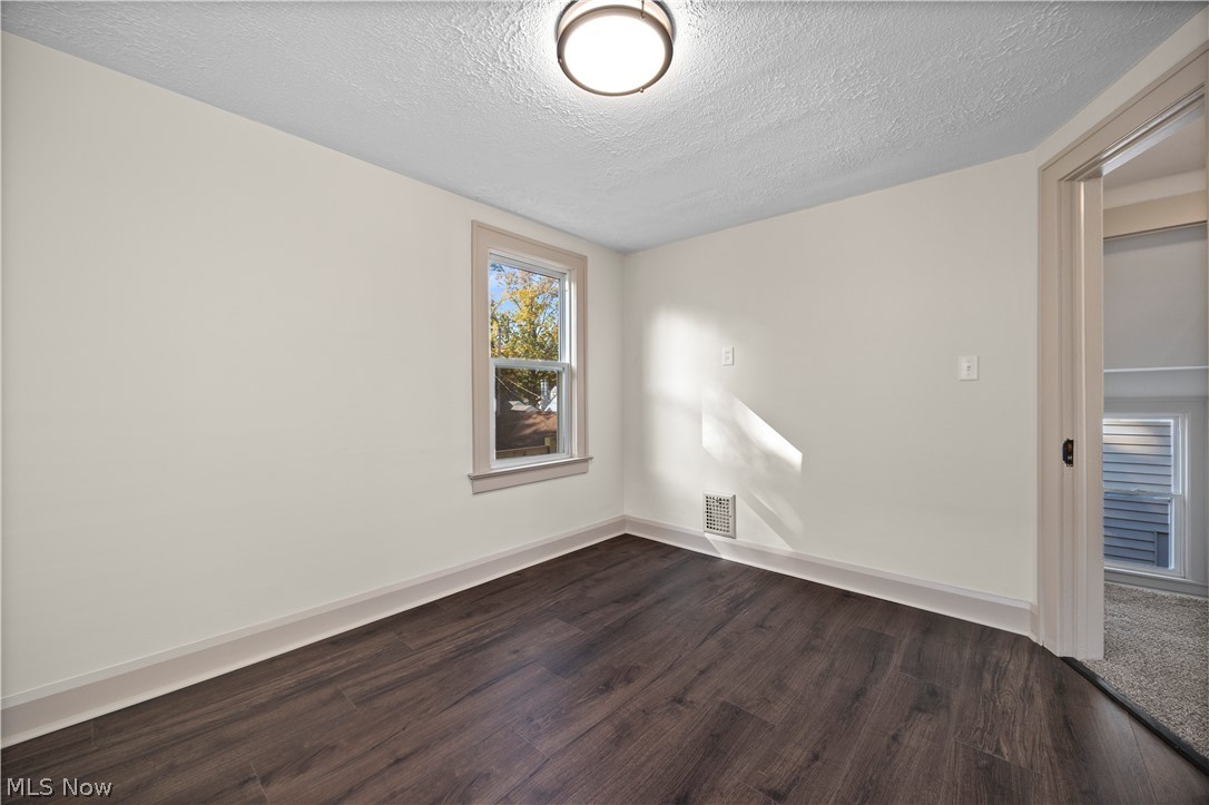 223 Stanford Avenue Elyria OH 44035