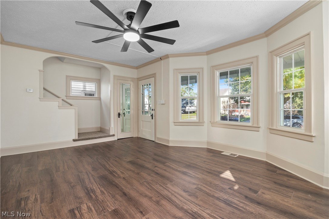 223 Stanford Avenue Elyria OH 44035