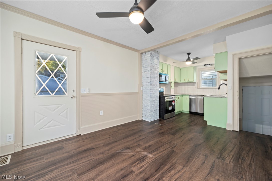 223 Stanford Avenue Elyria OH 44035