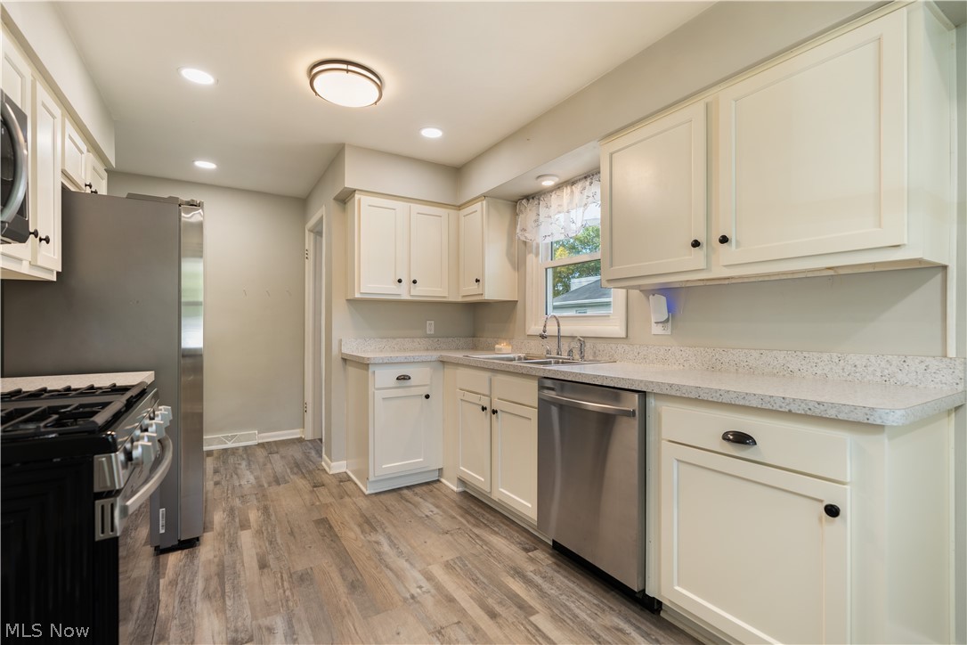 3194 S Bender Avenue Akron OH 44319
