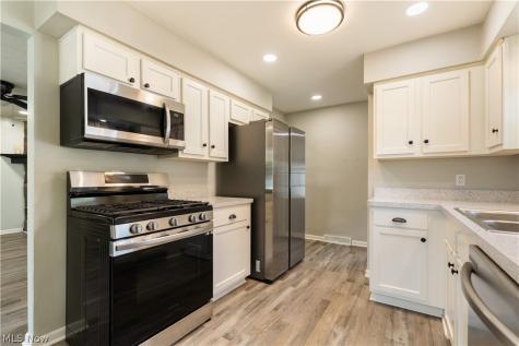 3194 S Bender Avenue Akron OH 44319
