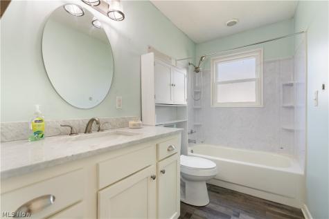 3194 S Bender Avenue Akron OH 44319