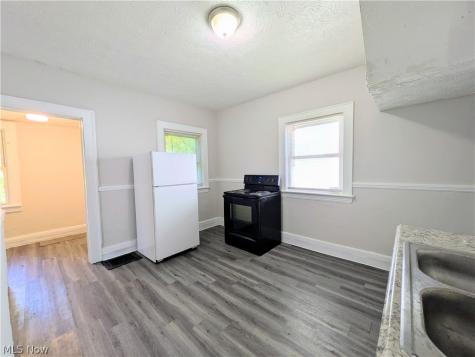 10721 Columbia Avenue Cleveland OH 44108