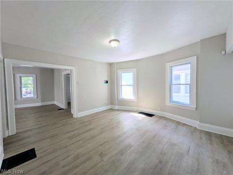10721 Columbia Avenue Cleveland OH 44108