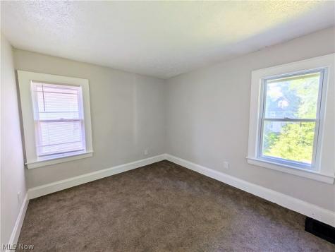 10721 Columbia Avenue Cleveland OH 44108
