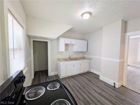 10721 Columbia Avenue Cleveland OH 44108