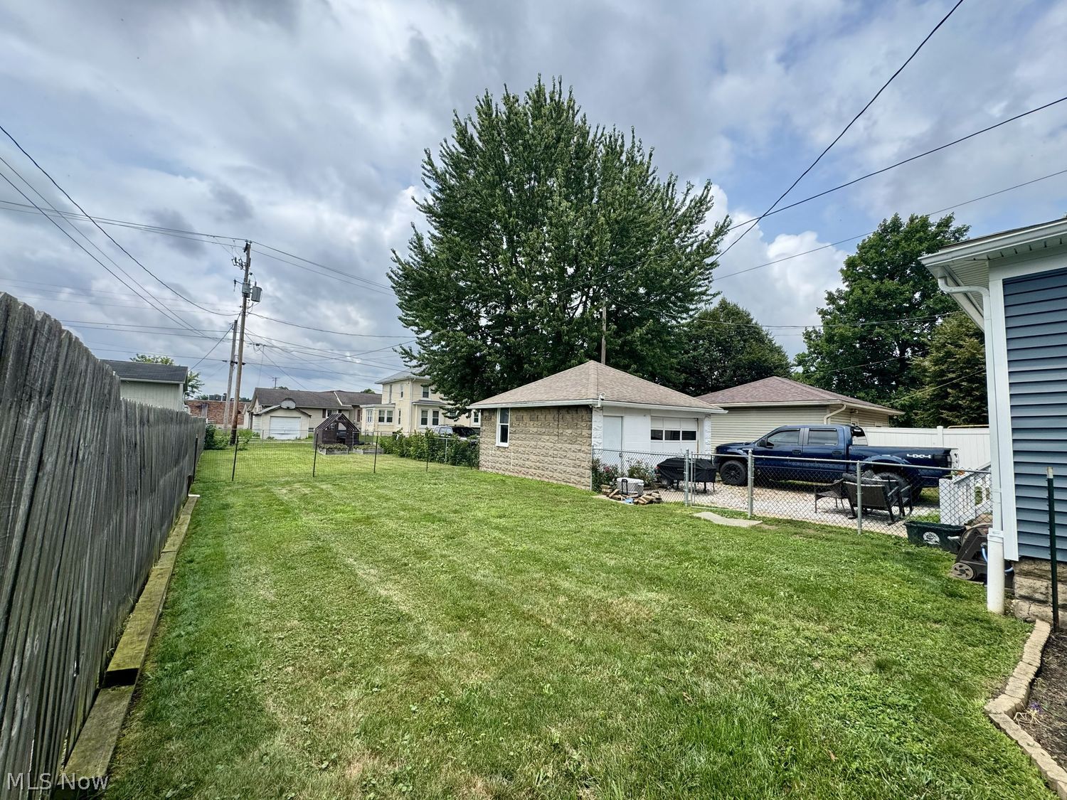 632 4th Street NW New Philadelphia OH 44663