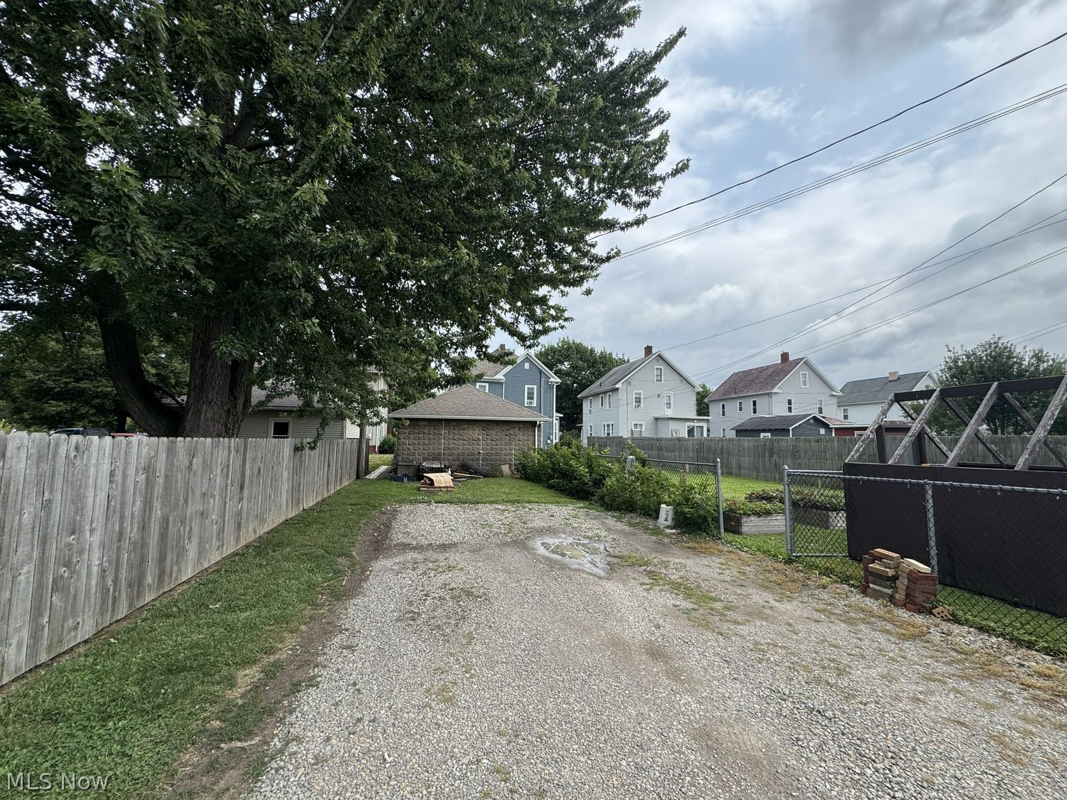 632 4th Street NW New Philadelphia OH 44663