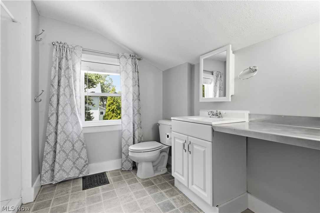 220 Diamond Street Ashland OH 44805